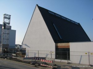 Kirchenhaus Baustelle von außen